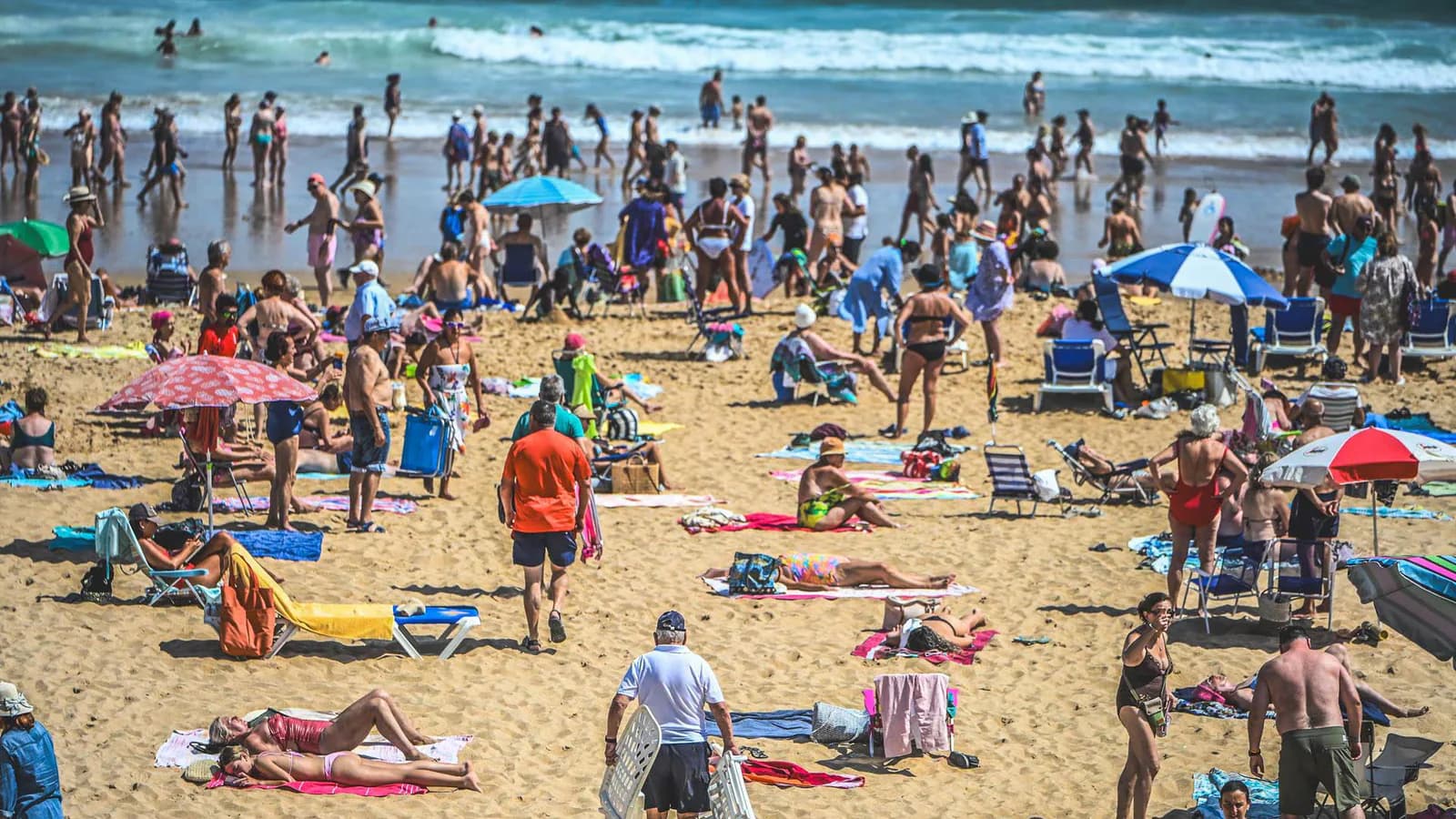 El calor, las tormentas y el viento activan avisos en 11 comunidades este jueves