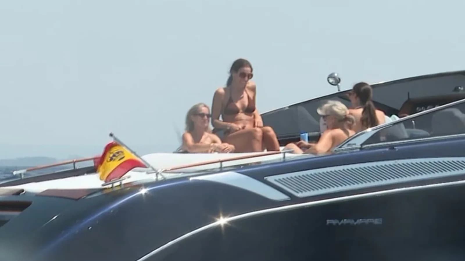 Ana Fernández disfruta del verano y la navegación en Mallorca