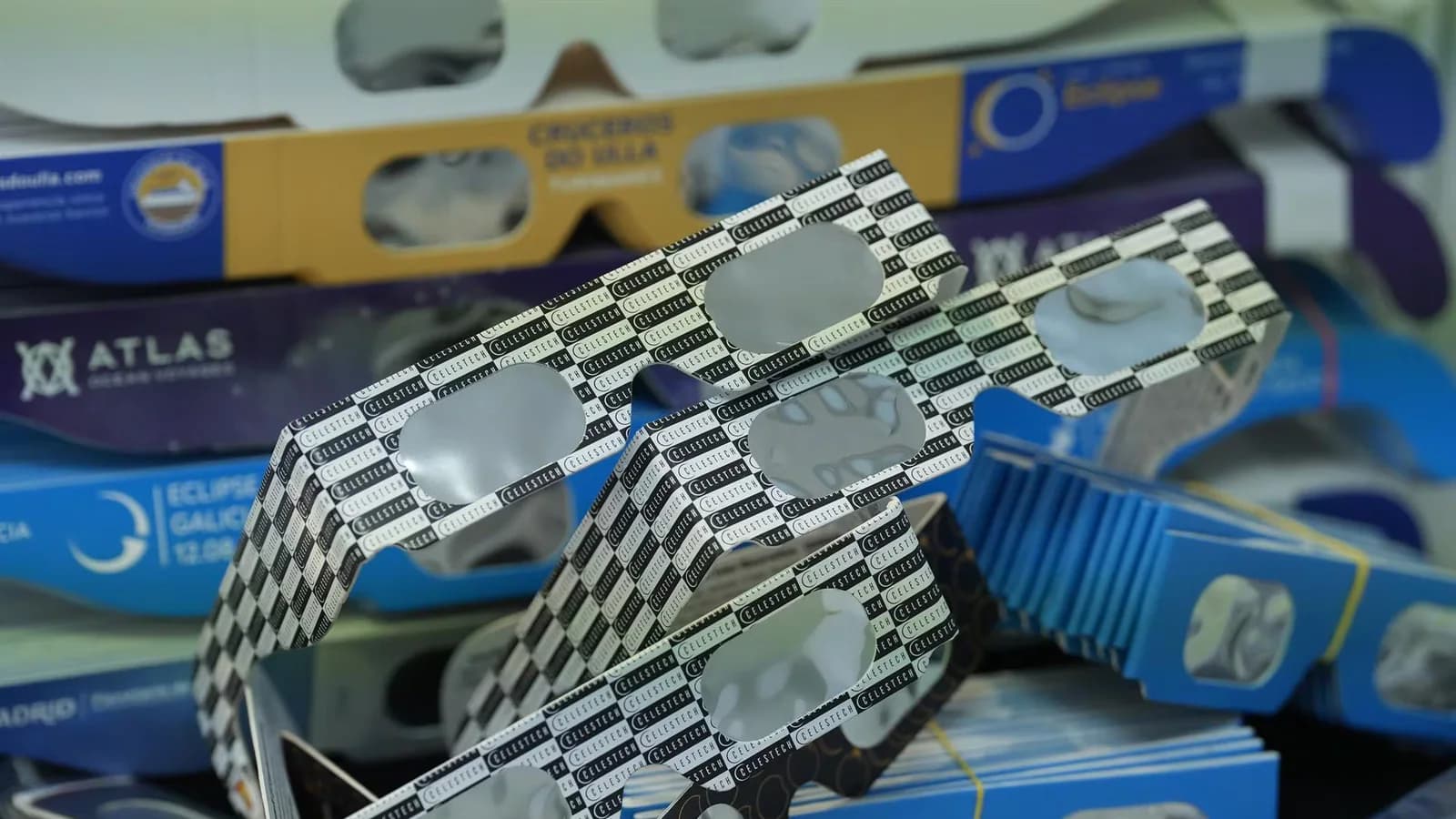 El Gobierno recomienda usar gafas certificadas durante todo el eclipse del 12 de agosto