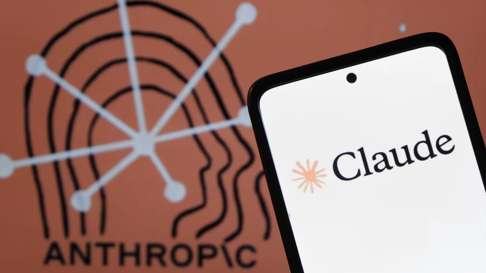 Anthropic busca crear chips propios para mejorar el rendimiento de Claude