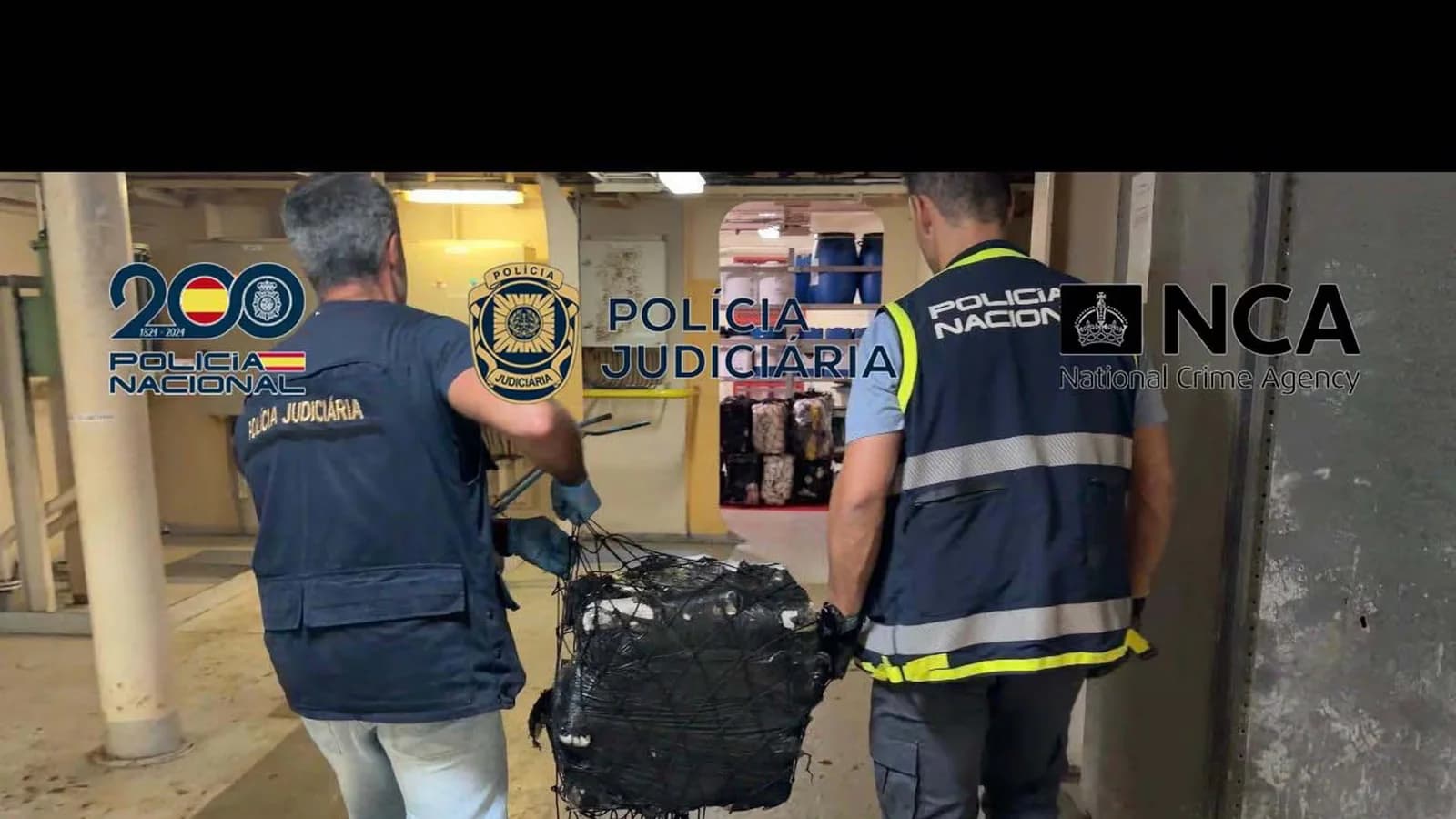 Incautan cerca de cinco toneladas de cocaína en un portacontenedores frente a las Azores