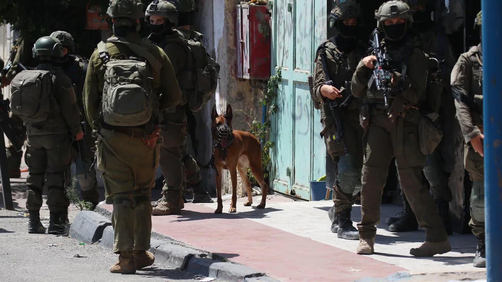 Denuncian 51 heridos y más de 60 detenidos en una redada israelí en Jerusalén Este