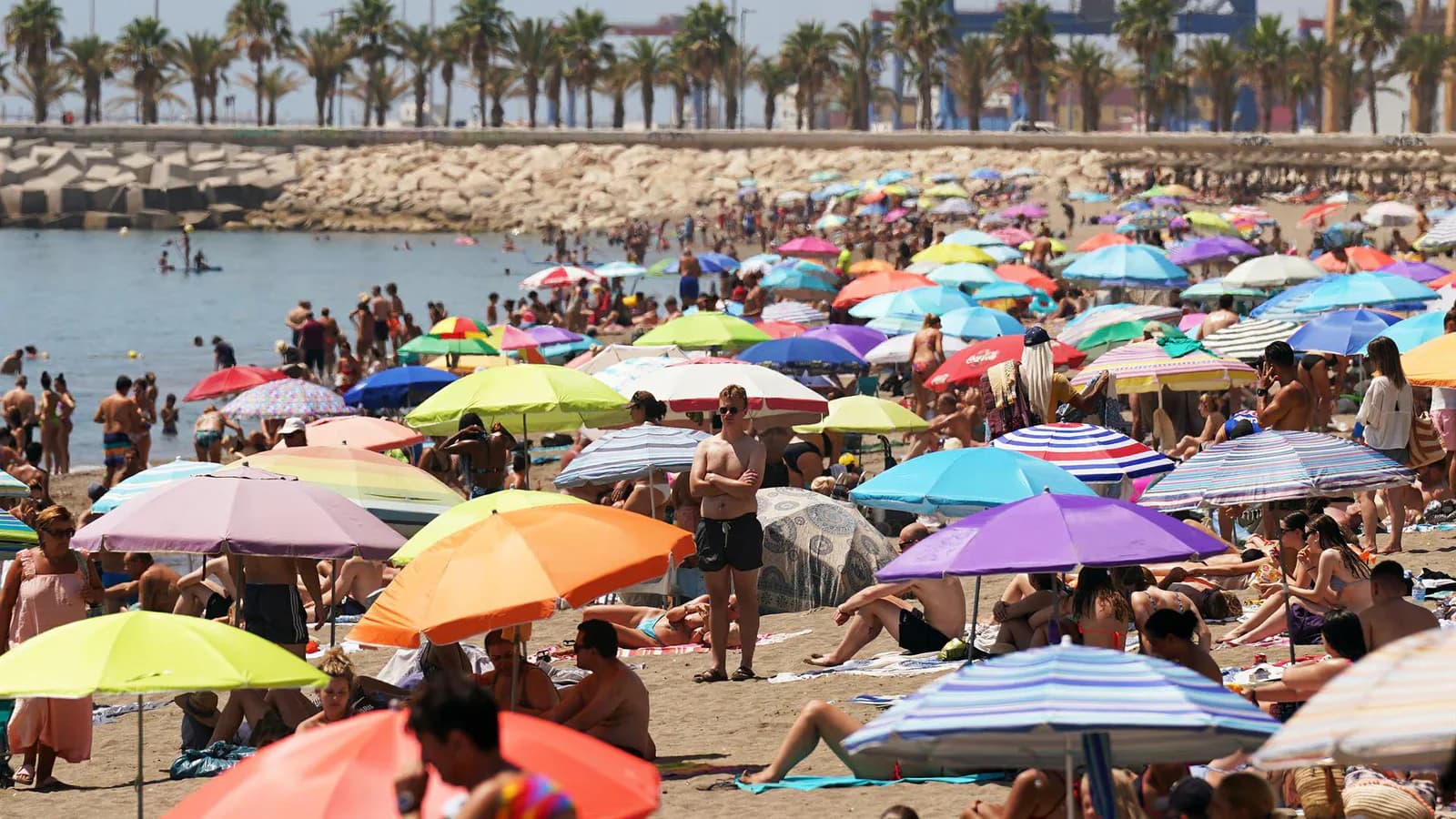 Calor, lluvias, tormentas y viento: 13 comunidades españolas, bajo aviso