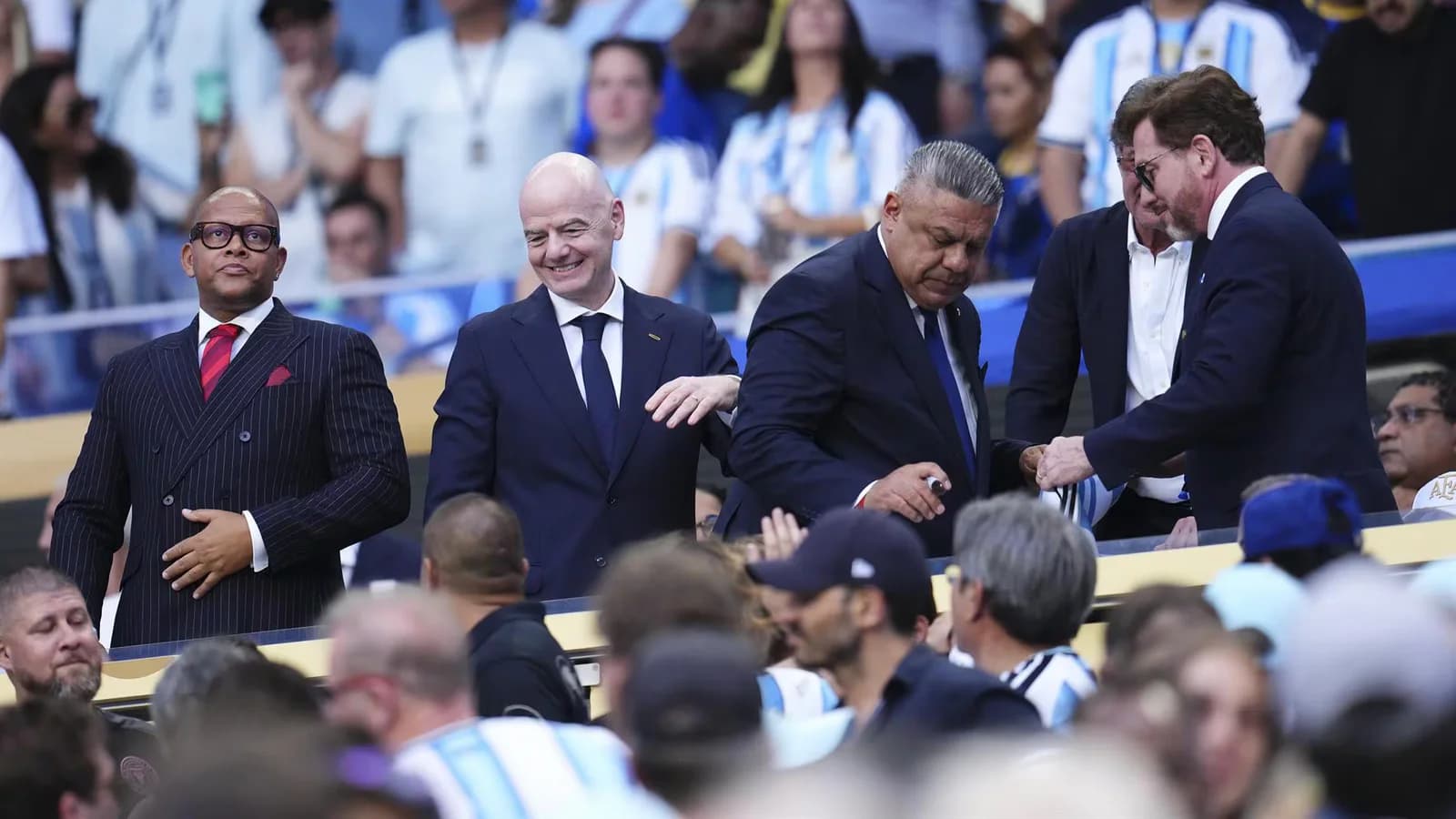 La AFA respaldó la gestión de Gianni Infantino al frente de la FIFA