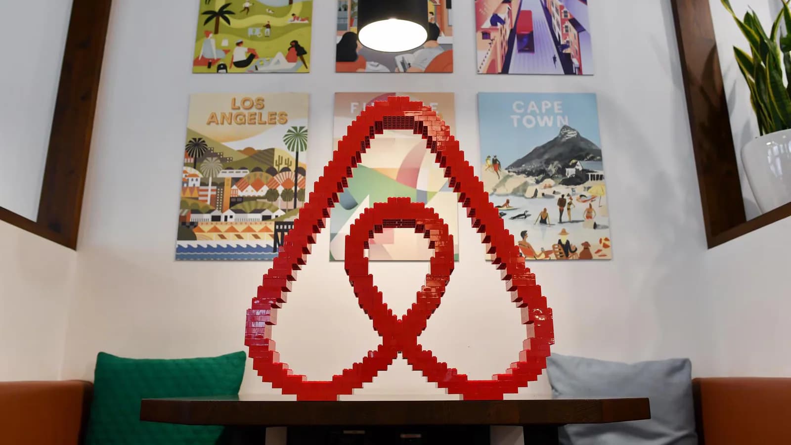 Airbnb ganó 816 millones de dólares en el segundo trimestre, un 27% más