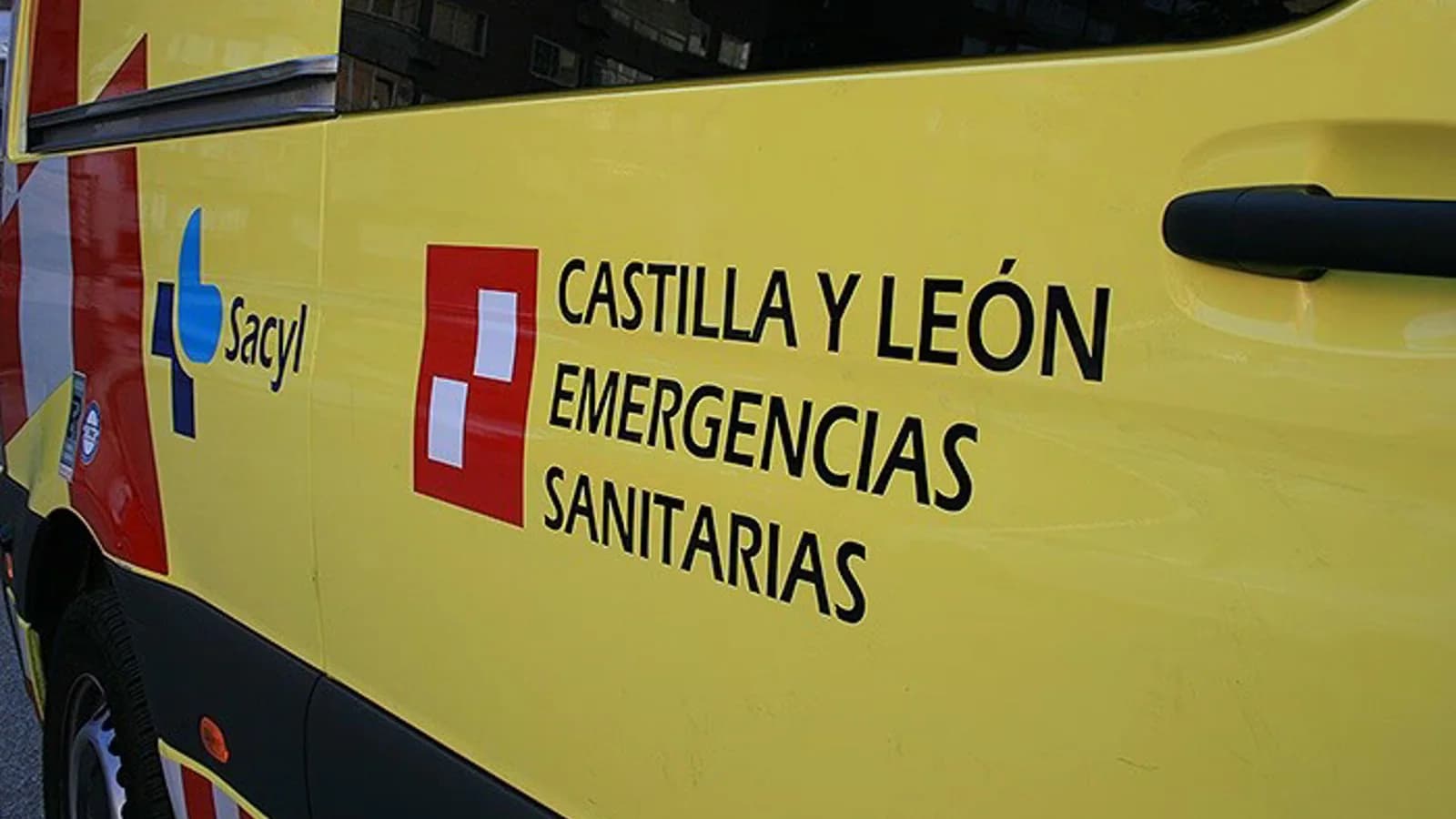 Muere el ocupante de un auto tras ser embestido por un autobús en la A-601