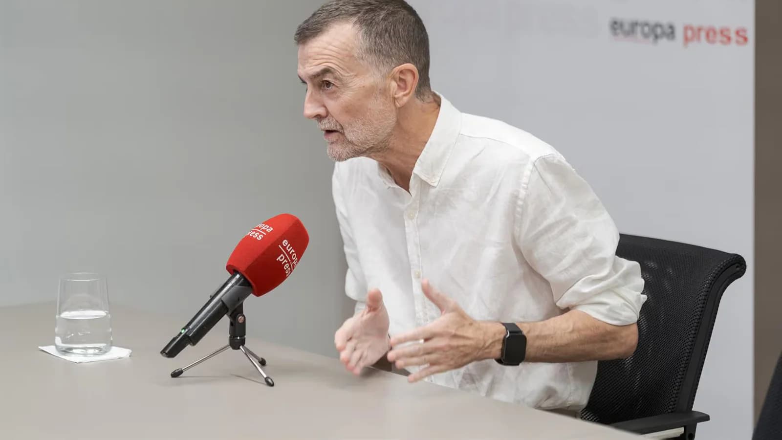 Maíllo cuestionó a Ayuso por un ático y reclamó su dimisión