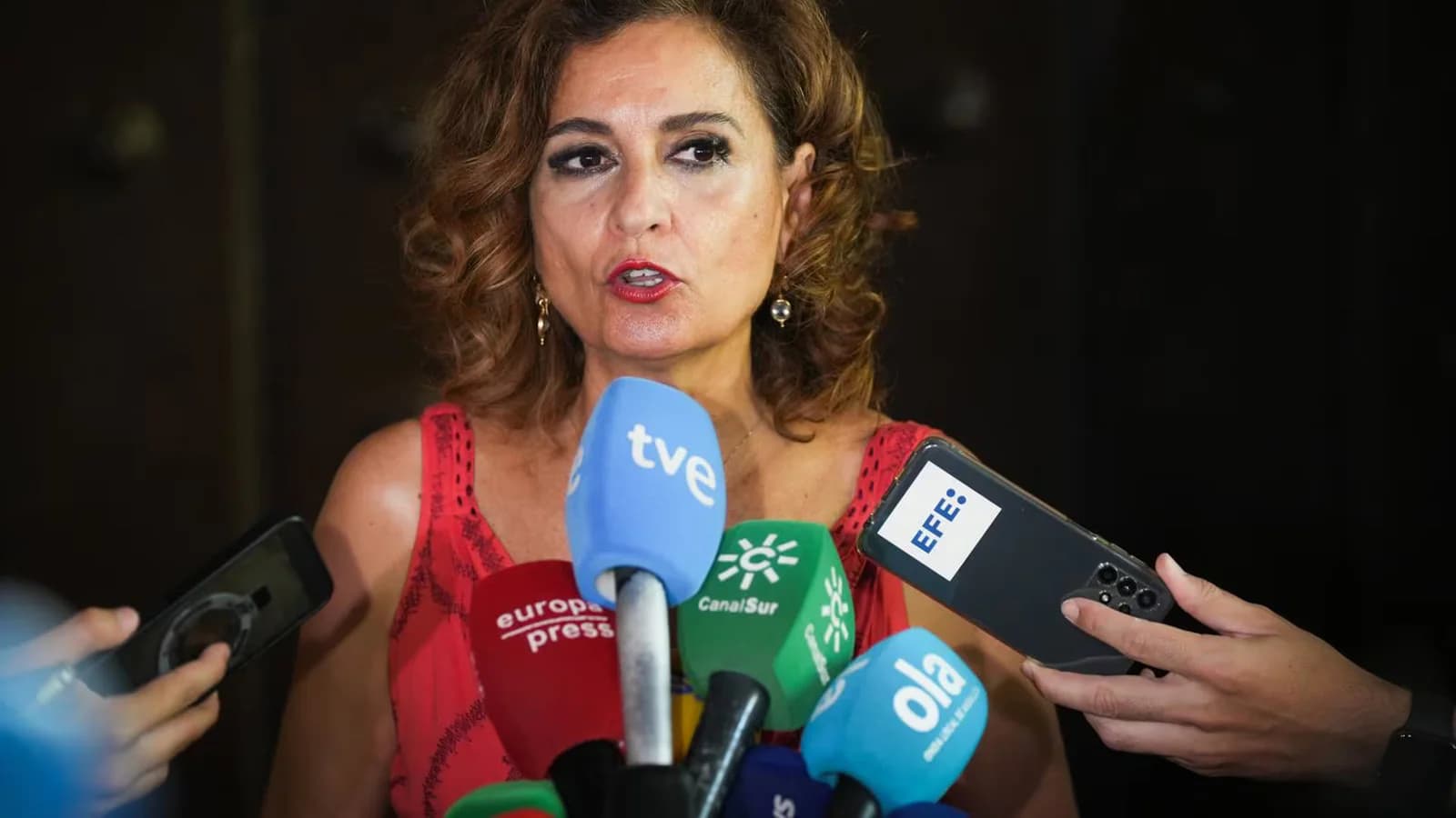Montero expresó su preocupación por el incendio en Niebla, Huelva