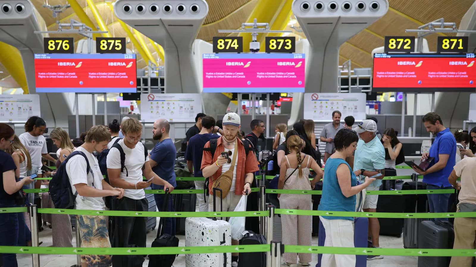 Italia activa asistencia consular por los controles fronterizos dispuestos por España