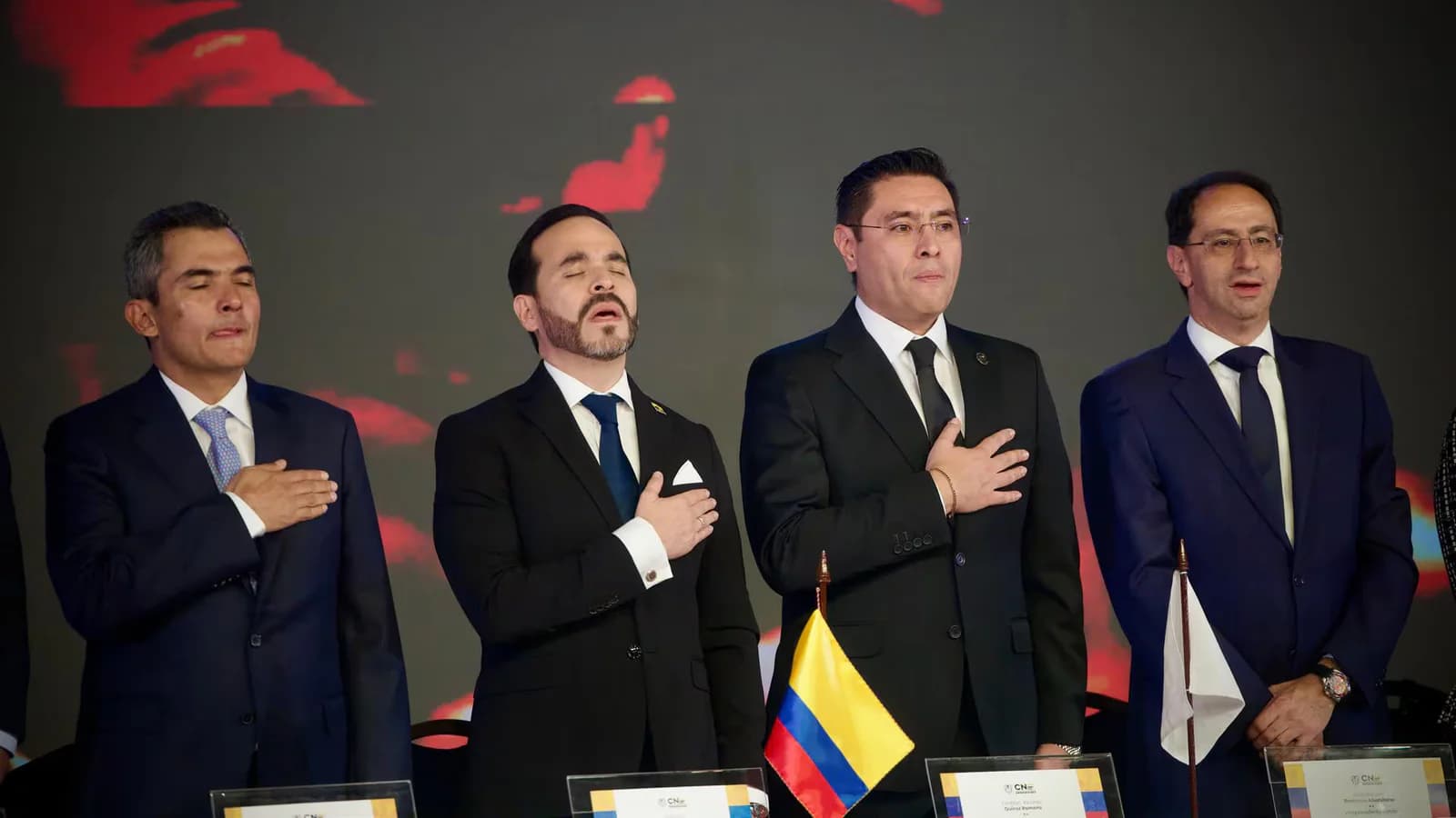 De la Espriella puso en funciones a su nuevo gabinete en Colombia