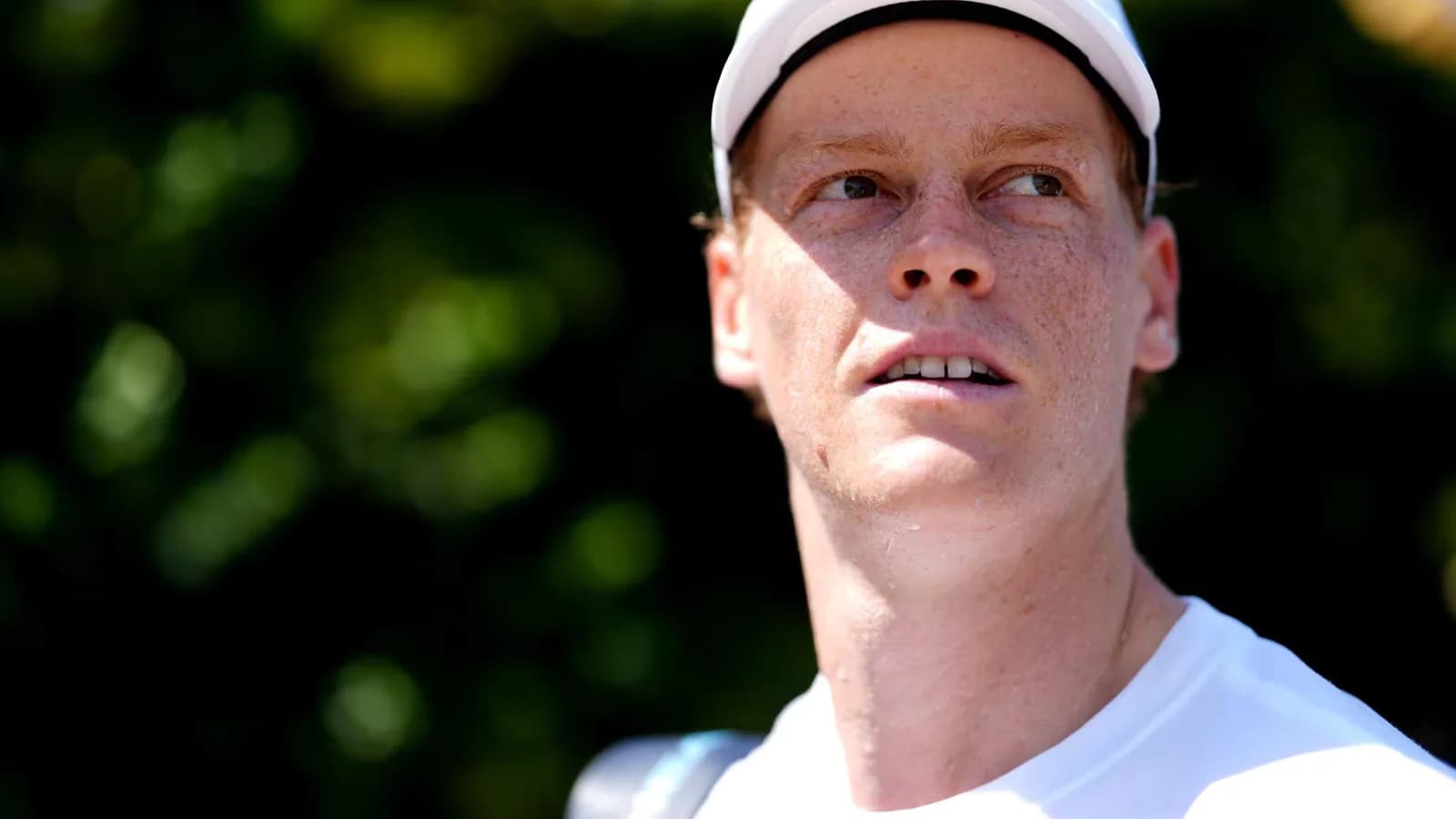 Jannik Sinner se retiró del Masters 1000 de Cincinnati por una lesión en la rodilla