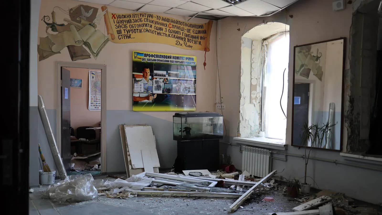 Ataque ruso contra la red energética de Odesa: 13 heridos y cortes de luz