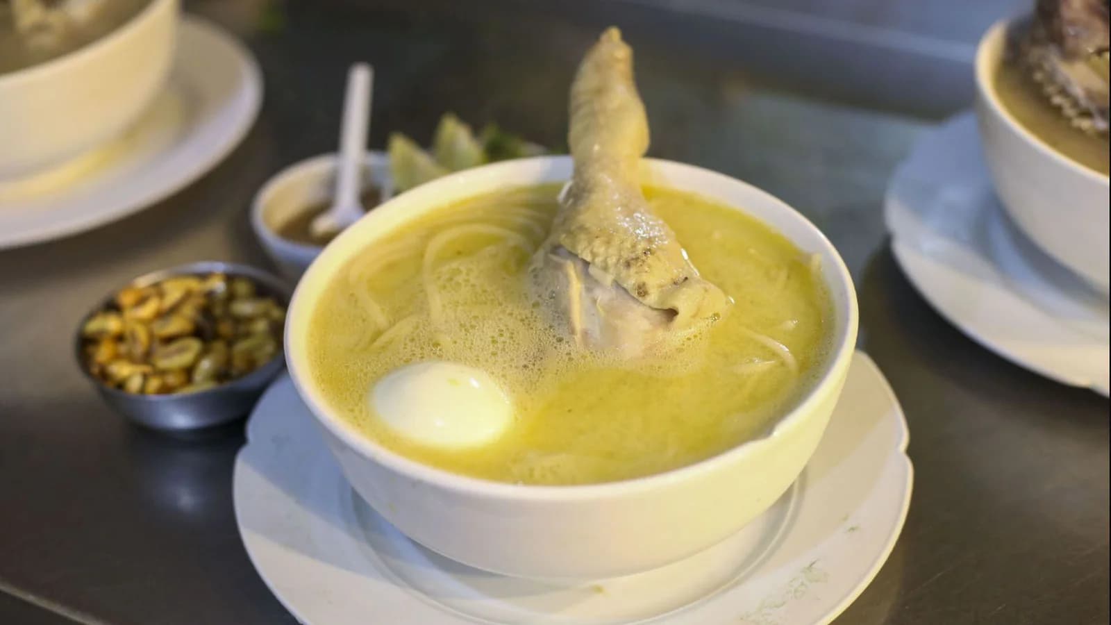 Caldo de gallina al estilo peruano: ingredientes y preparación