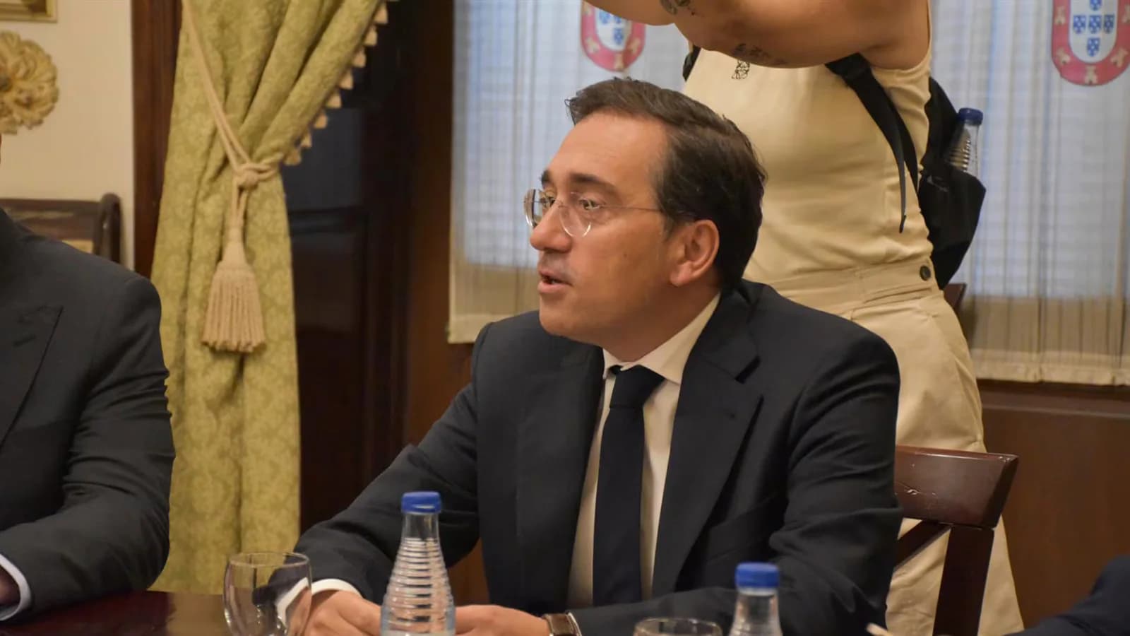 Albares advierte que quienes intenten entrar irregularmente en Ceuta serán devueltos