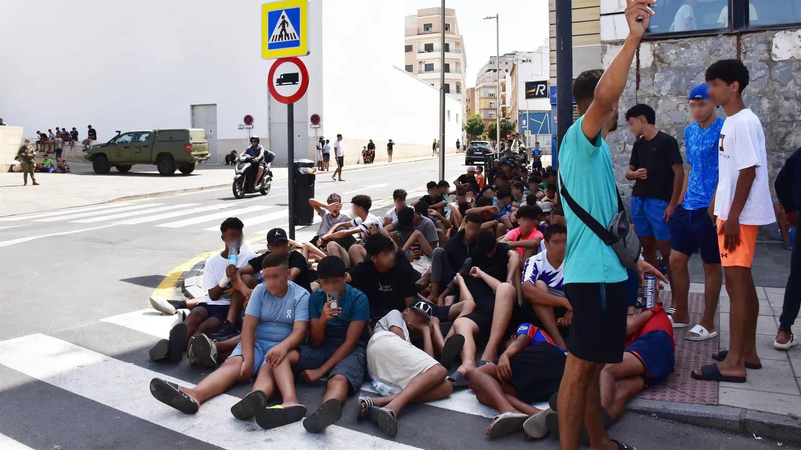 Save the Children estima que más de mil menores están fuera de protección en Ceuta