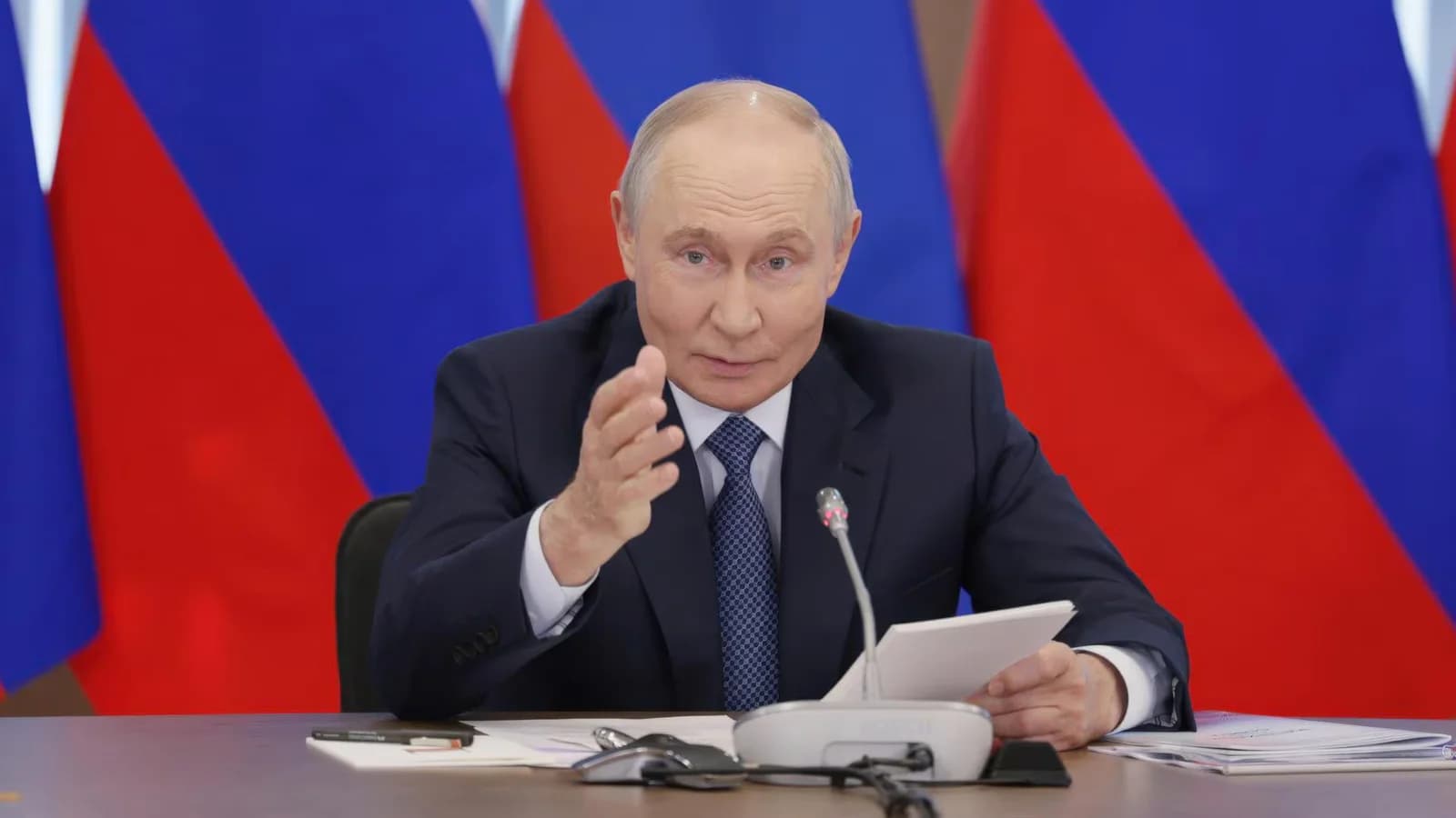 Putin amenaza con medidas recíprocas ante una posible confiscación de buques rusos
