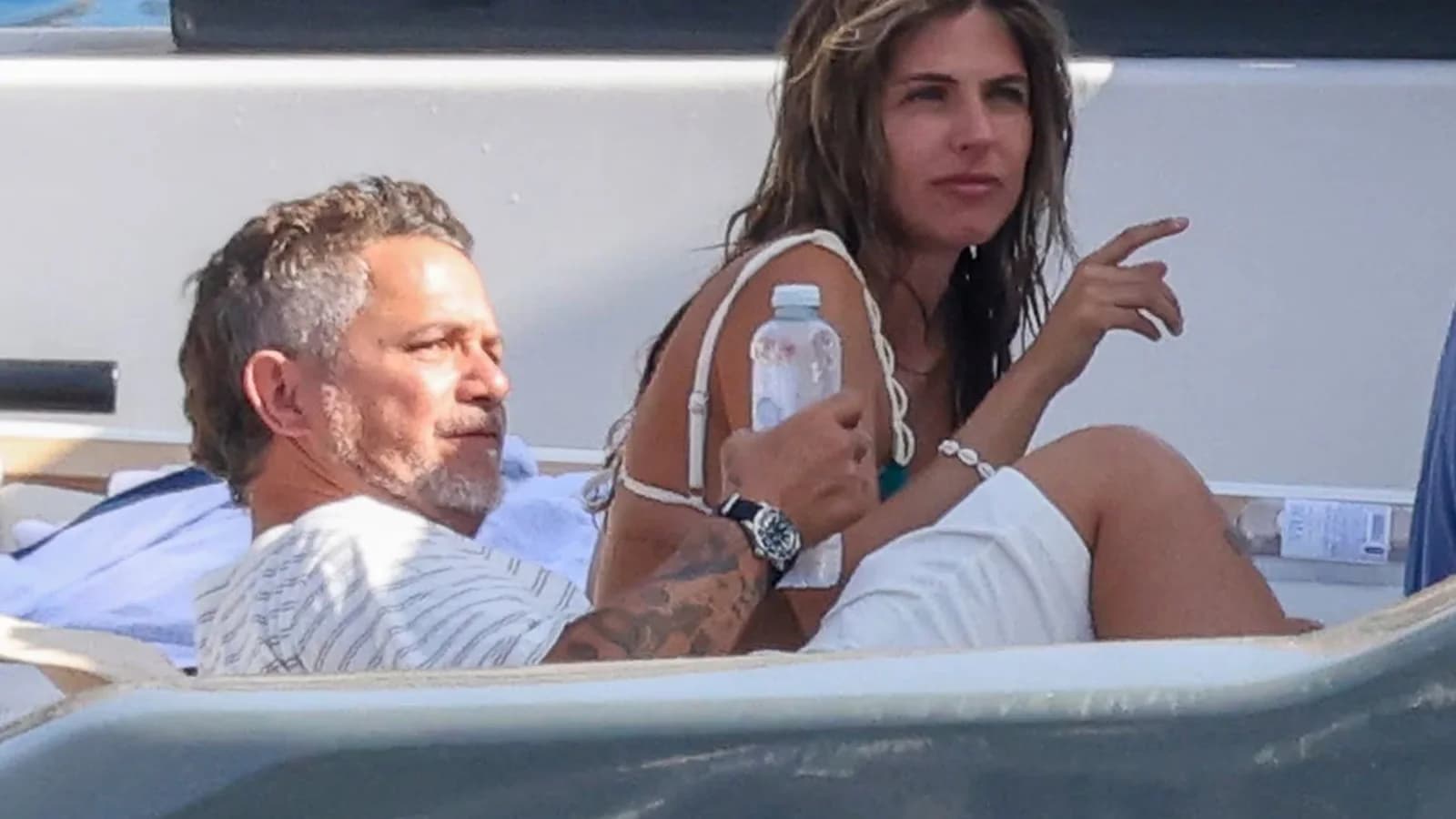 Alejandro Sanz y Stephanie Cayo, juntos en Mallorca junto a los hijos del cantante