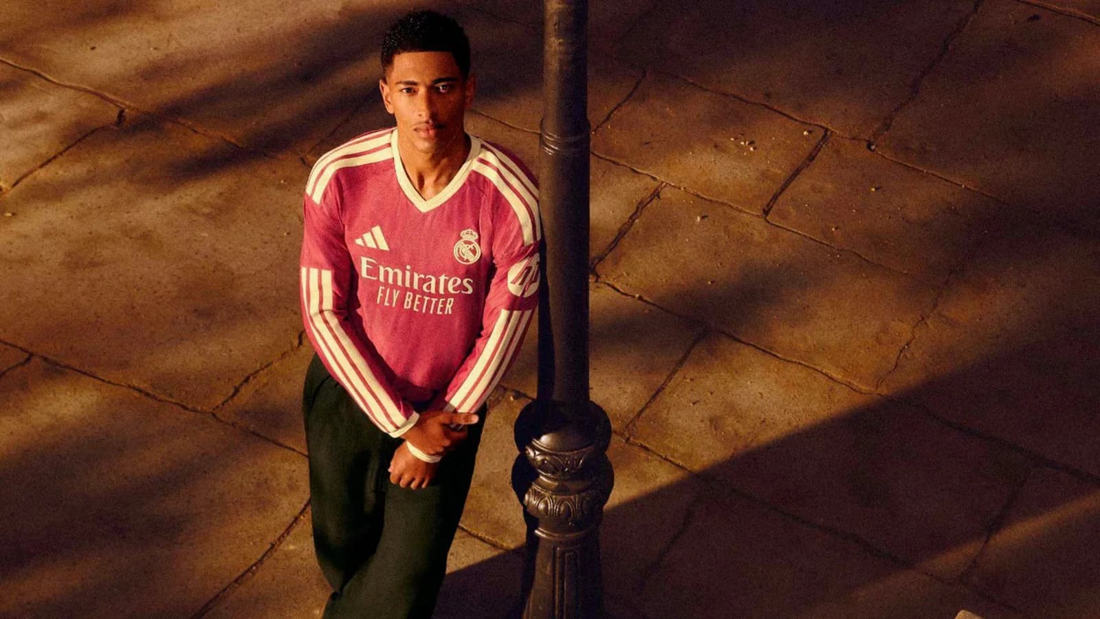 El Real Madrid presentó una tercera camiseta rosa para la temporada 2026-20727