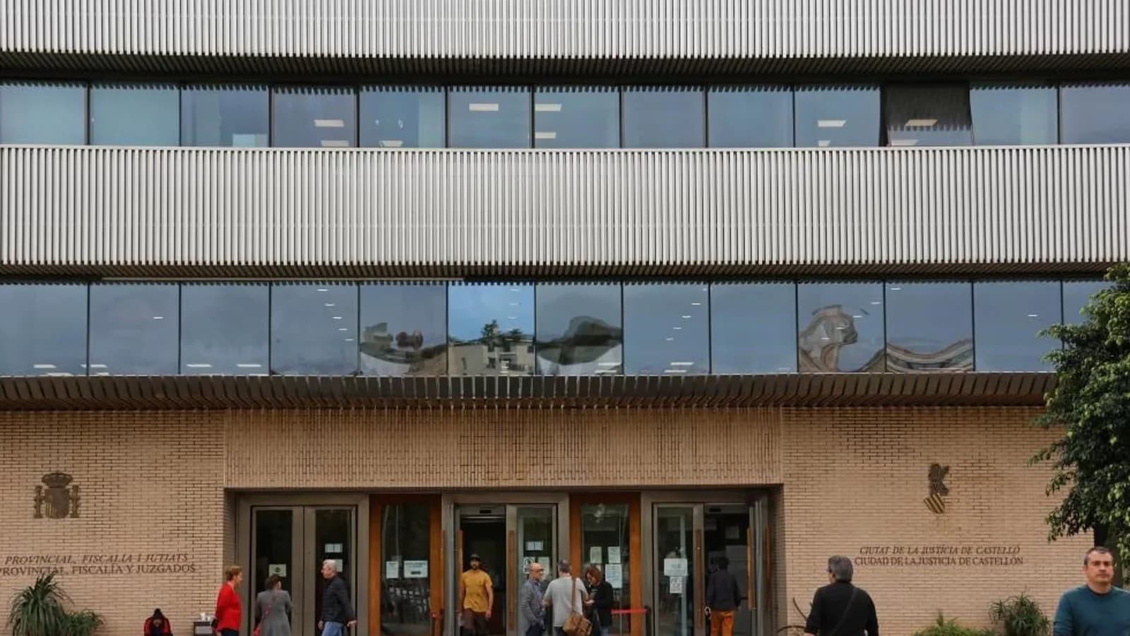 Tres condenados a cinco años por intentar matar a un hombre con un destornillador en Castellón