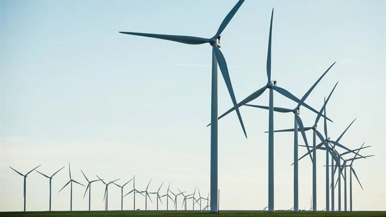 Vestas gana 362 millones de euros hasta junio y eleva su previsión de margen