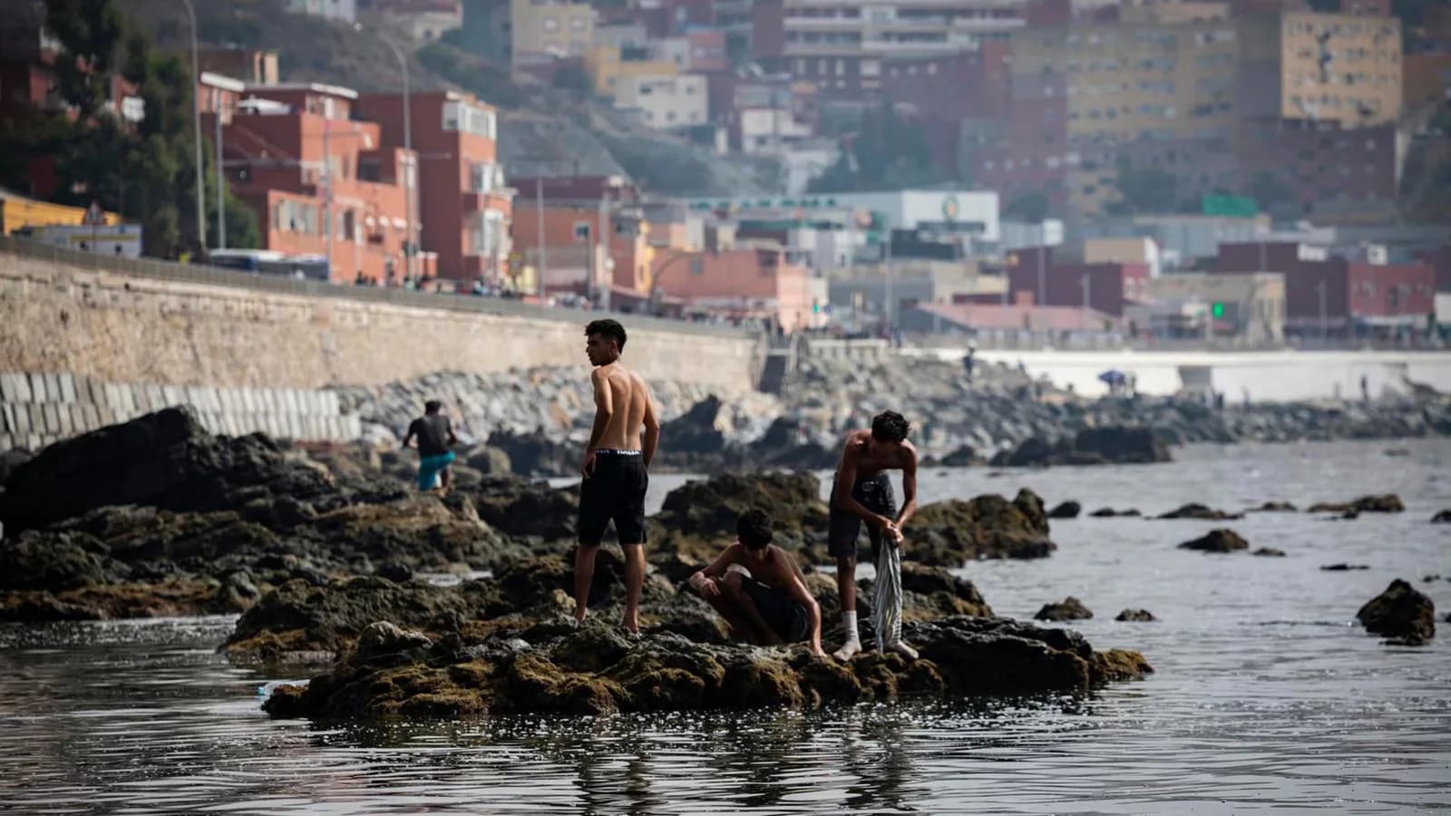 Marruecos refuerza los controles ante un llamado a entrar masivamente en Ceuta el 15 de agosto