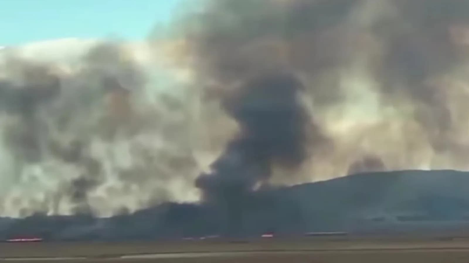 Incendio afecta totorales del lago Titicaca entre Huata y Paucarcolla