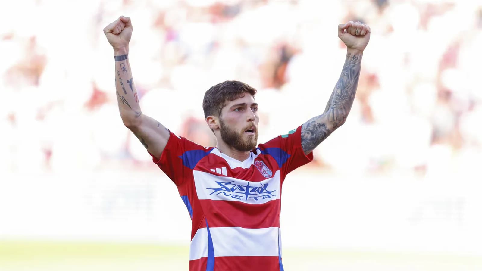 Giorgi Tsitaishvili firma por tres temporadas con el Rayo Vallecano