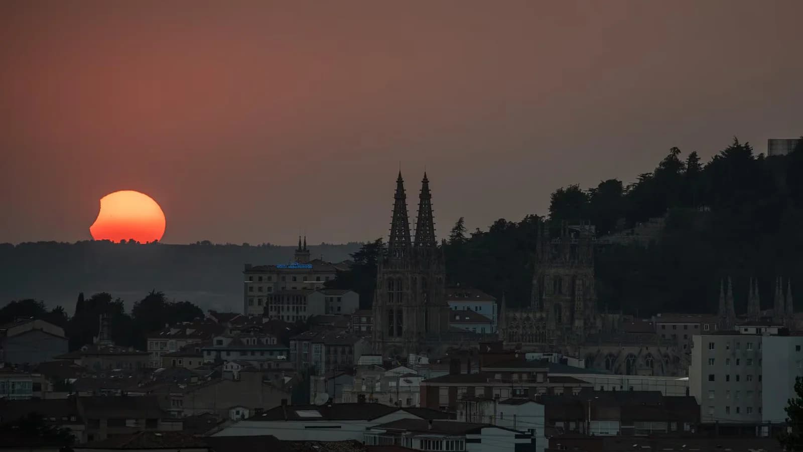 Mañueco reivindica la experiencia del eclipse total en Castilla y León