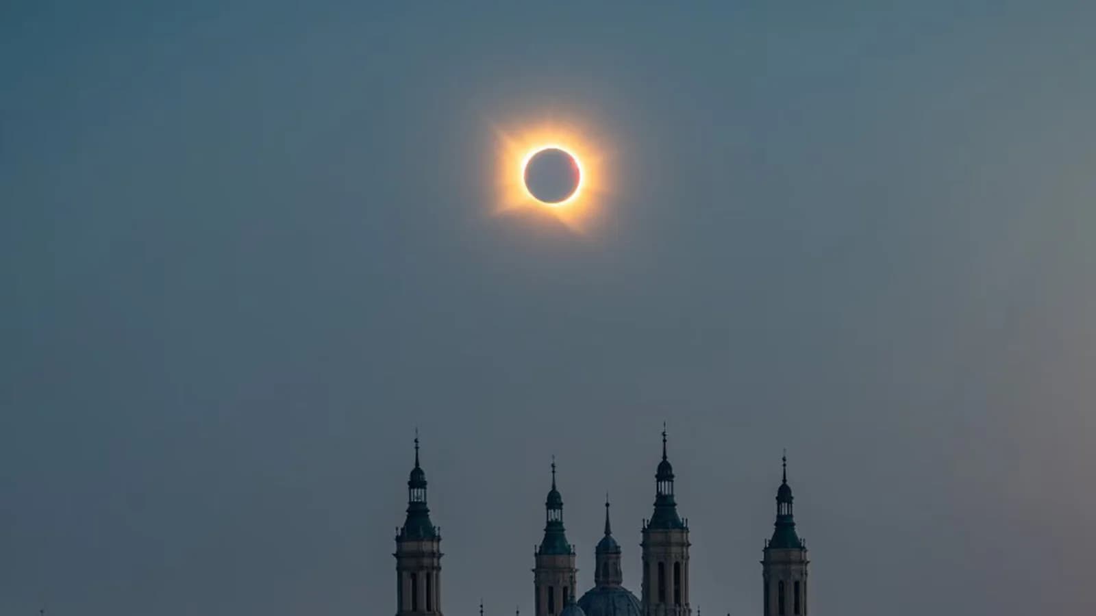 La NASA destacó una imagen del eclipse solar tomada en Zaragoza