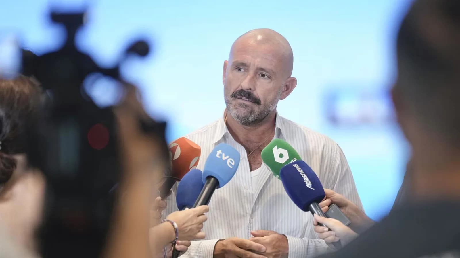 El PP cuestionó a Robles por su postura ante la crisis migratoria de Ceuta