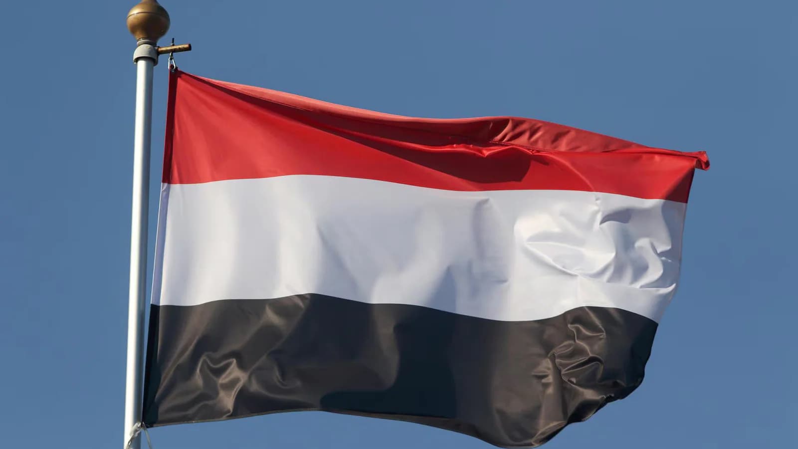 Yemen promete una respuesta severa tras el ataque hutí contra Moca