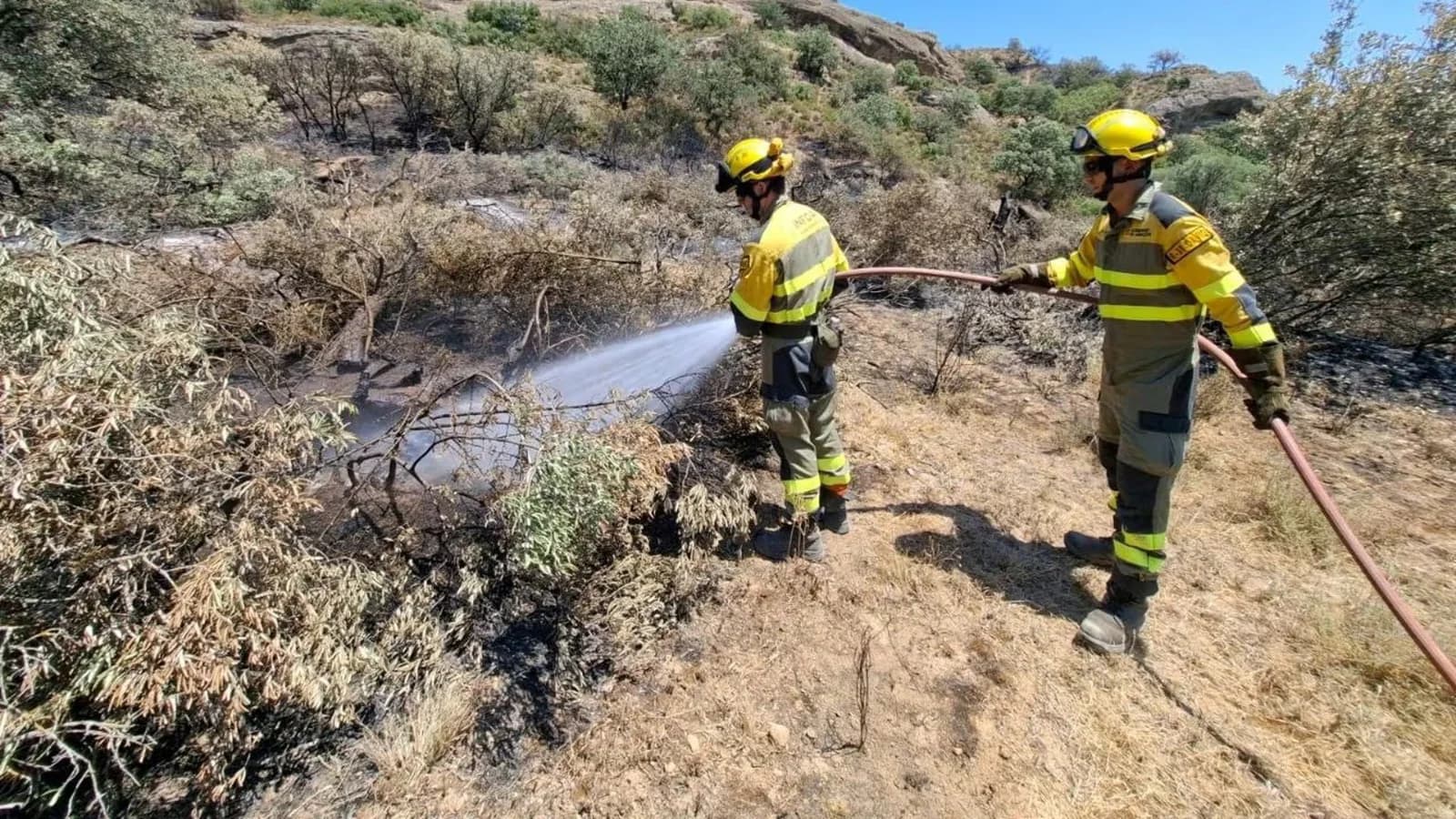 Bomberos forestales de Aragón mantienen la huelga y advierten sobre un operativo “al límite”