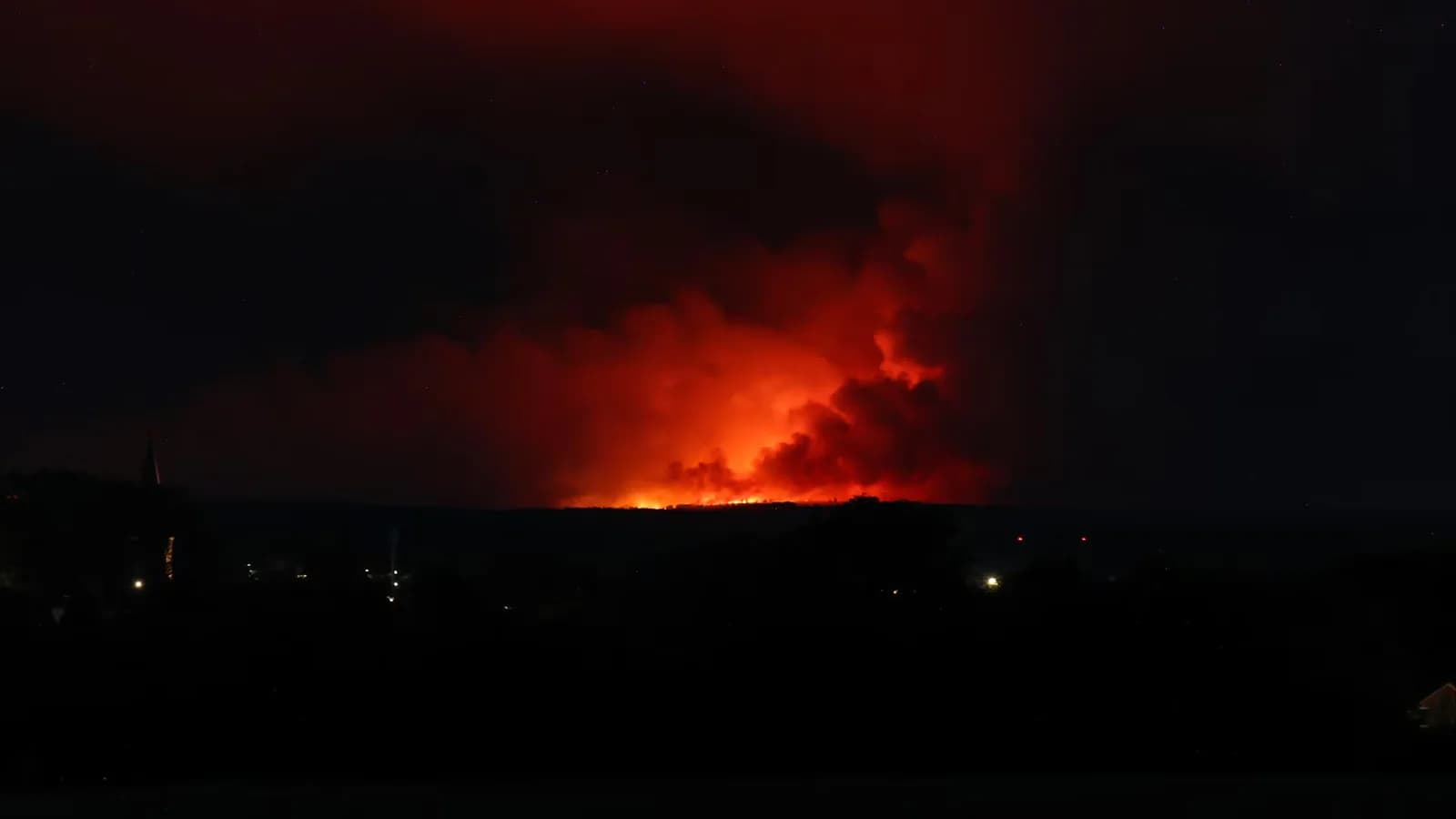 Bélgica activa ayuda europea para combatir el incendio en Hautes Fagnes