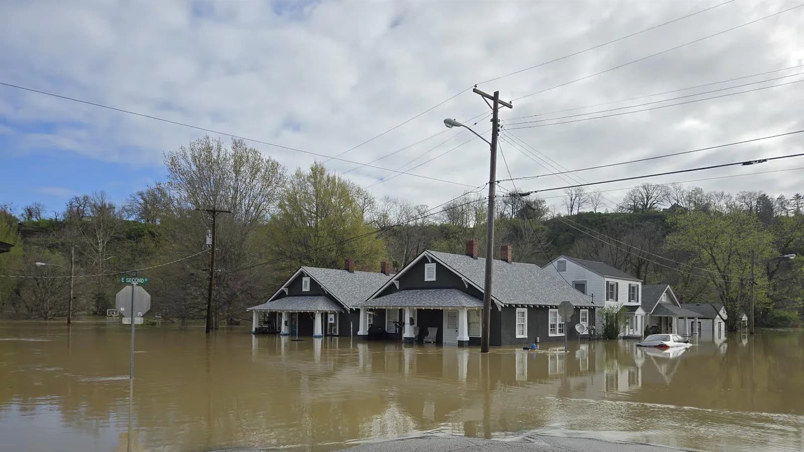 Inundaciones en Indiana: al menos seis muertos y decenas de rescates