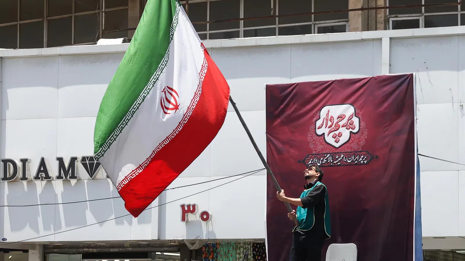 Irán ejecutó a un hombre acusado de atropellar a policías durante protestas