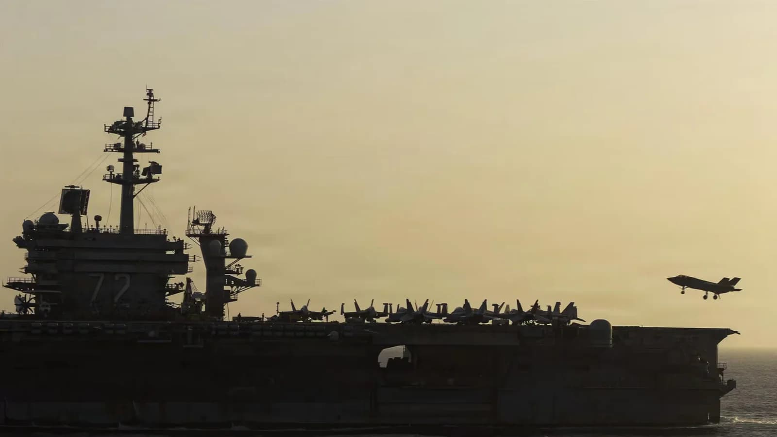 El CENTCOM niega una crisis psicológica en el portaaviones USS Abraham Lincoln