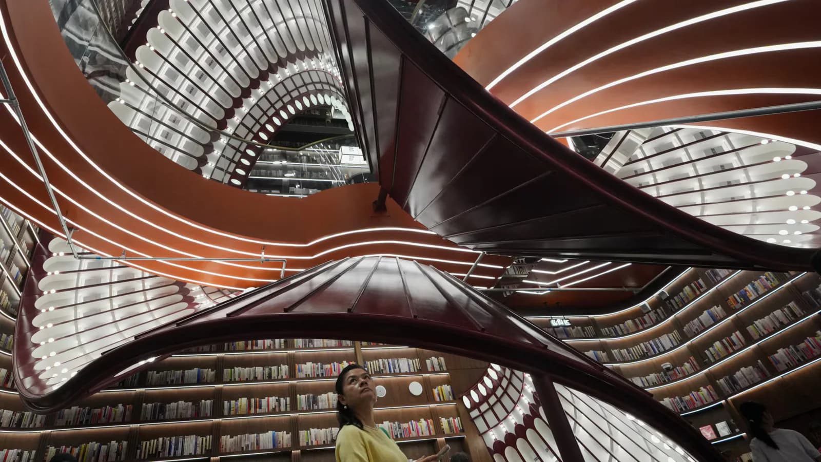 M.C. Escher, entre el reconocimiento artístico y la popularidad masiva