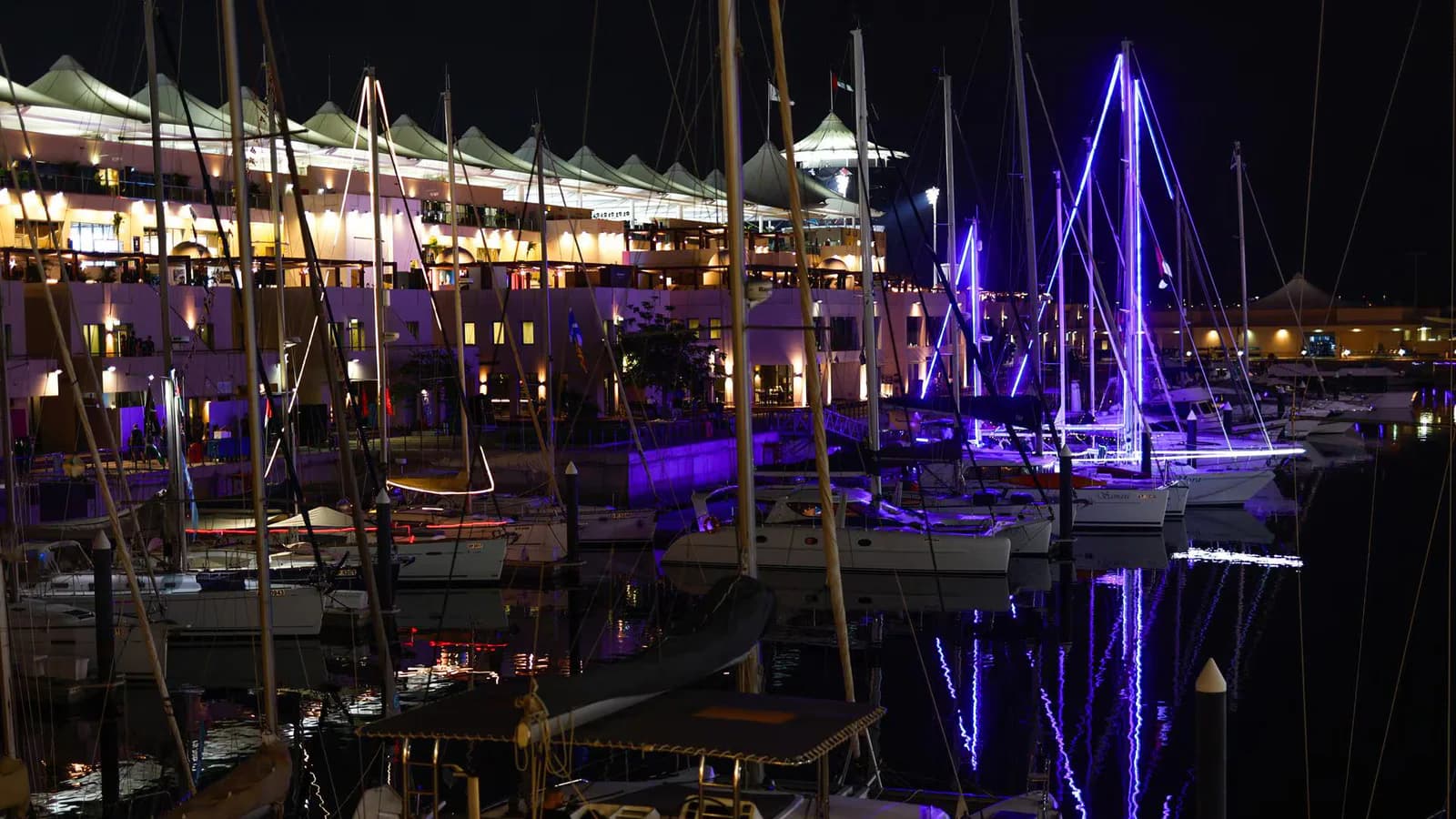 L'Imad ofrece comprar el 100% de AD Ports Group por 31.800 millones de AED