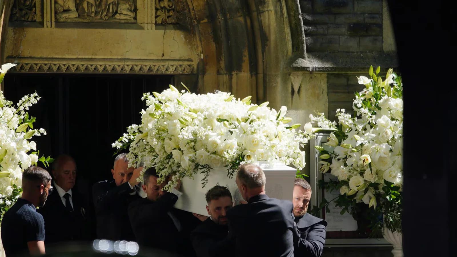 Swansea despidió a Bonnie Tyler con un homenaje público ante cientos de admiradores