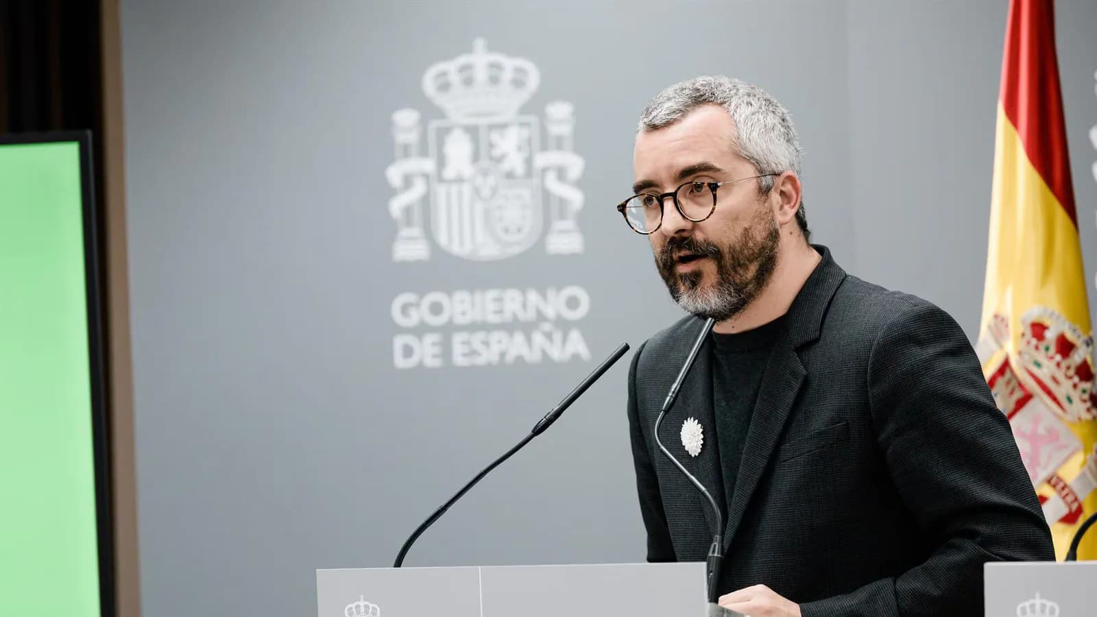 Padilla defiende a Mónica García y niega que haga “escapismo parlamentario”