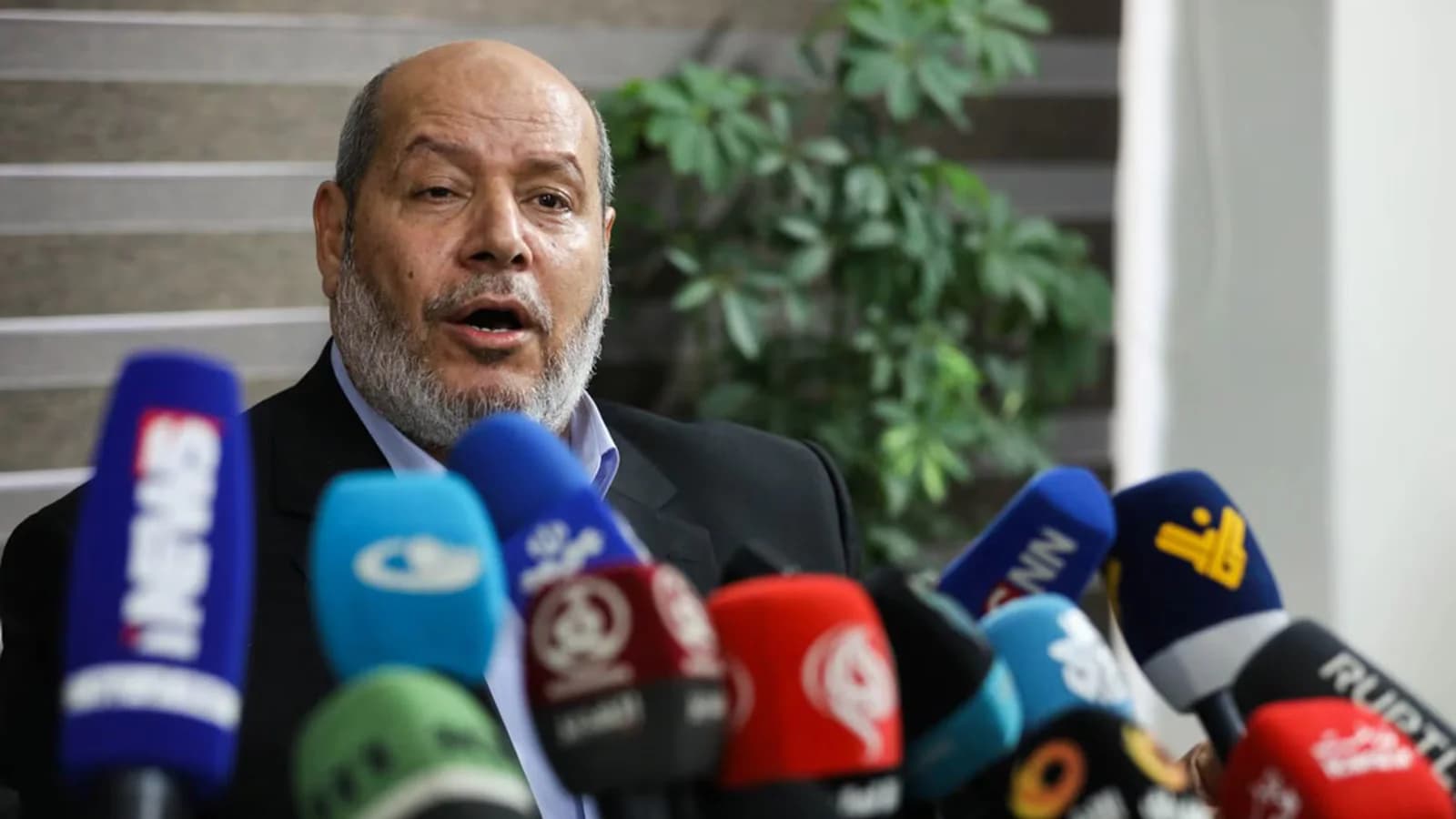 Jalil al Haya se reunió en Egipto con Mohamed Dahlan y otras facciones palestinas