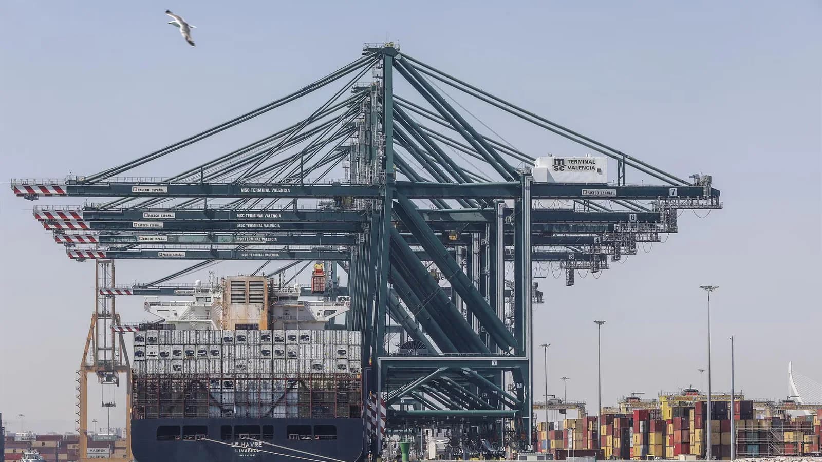 El déficit comercial de España con EE.UU. cae 5,4% hasta junio y crece 11,8% con China