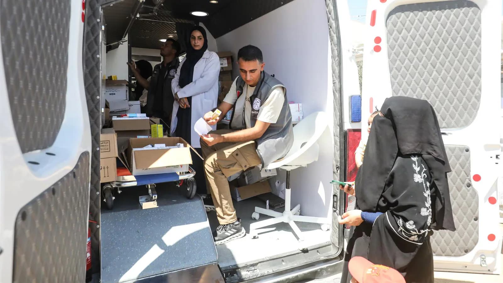 La Media Luna Roja evacuó a 71 personas de Gaza por motivos médicos