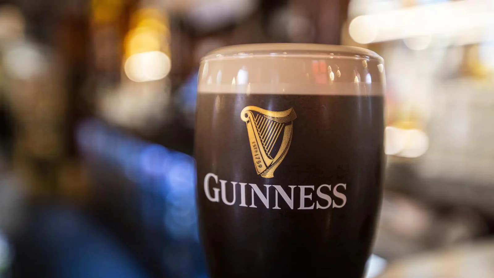 Diageo recortó 1.922 empleos y prepara una reestructuración global