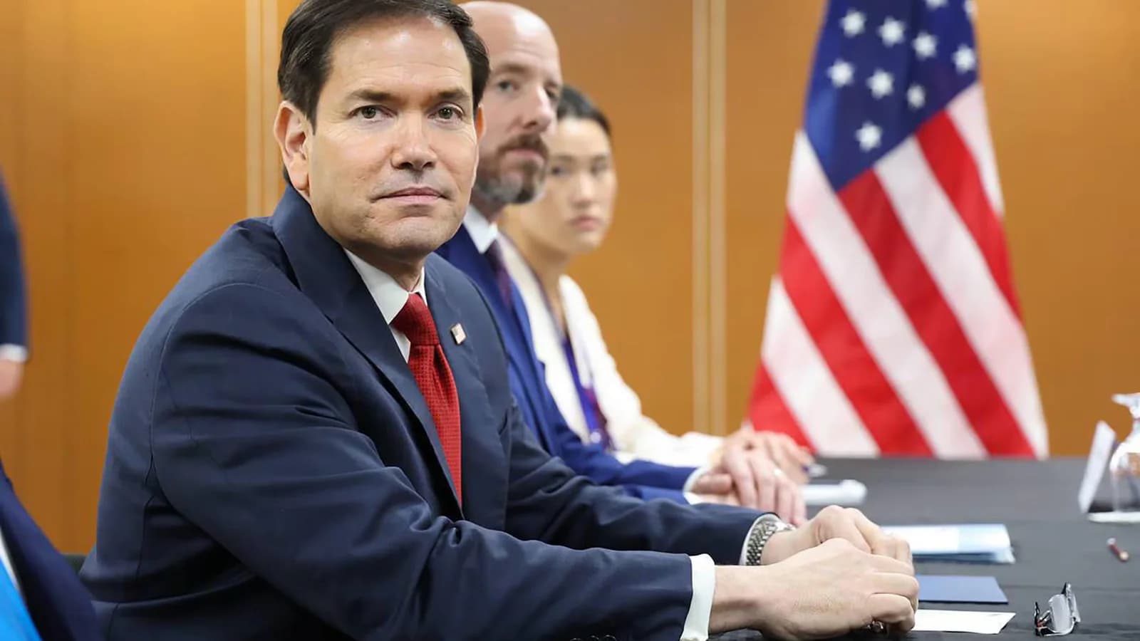 Rubio y EAU analizan la seguridad regional y la navegación en el estrecho de Ormuz
