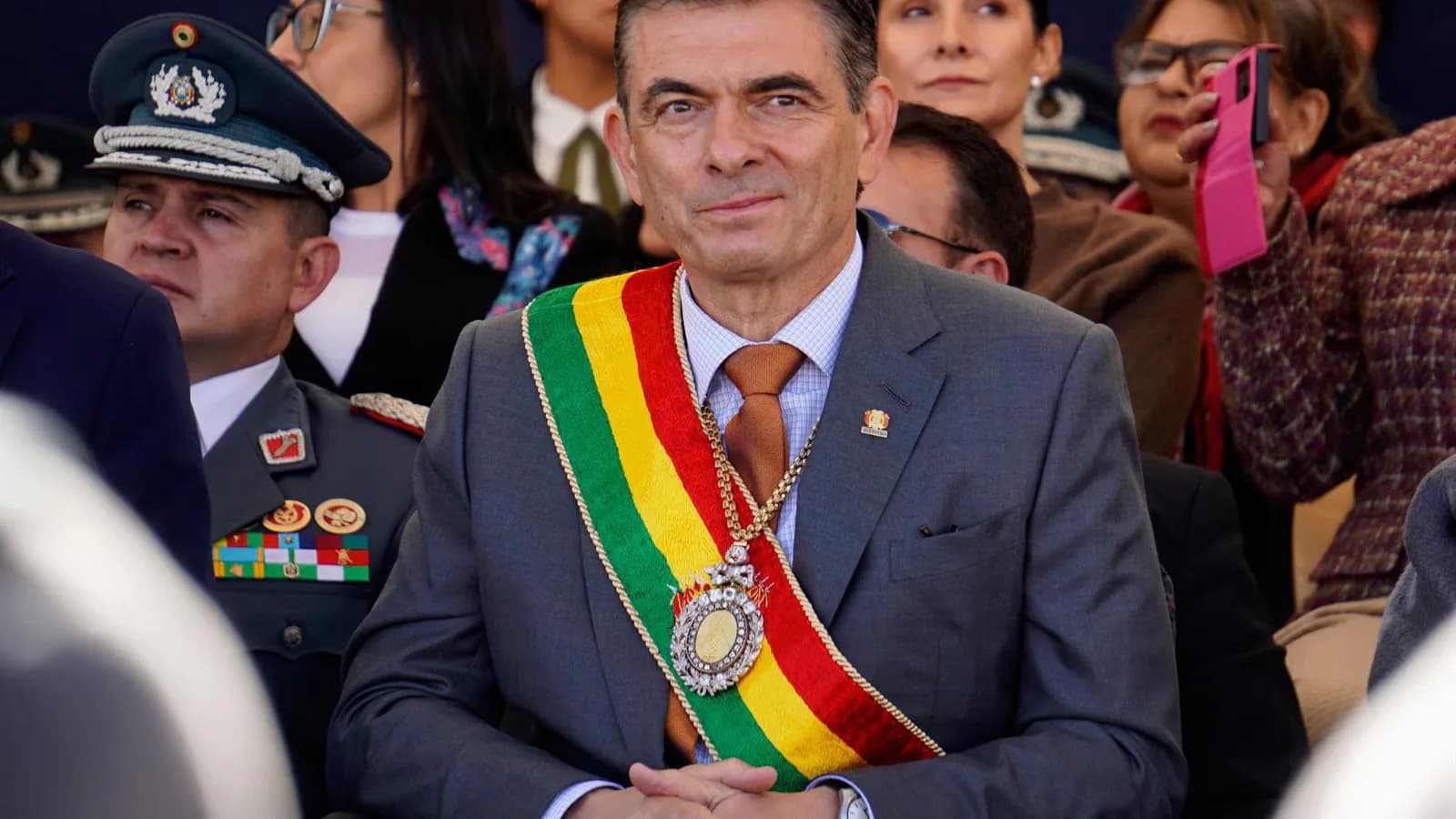 El Gobierno de Bolivia mantiene al ministro de Economía pese a la censura legislativa