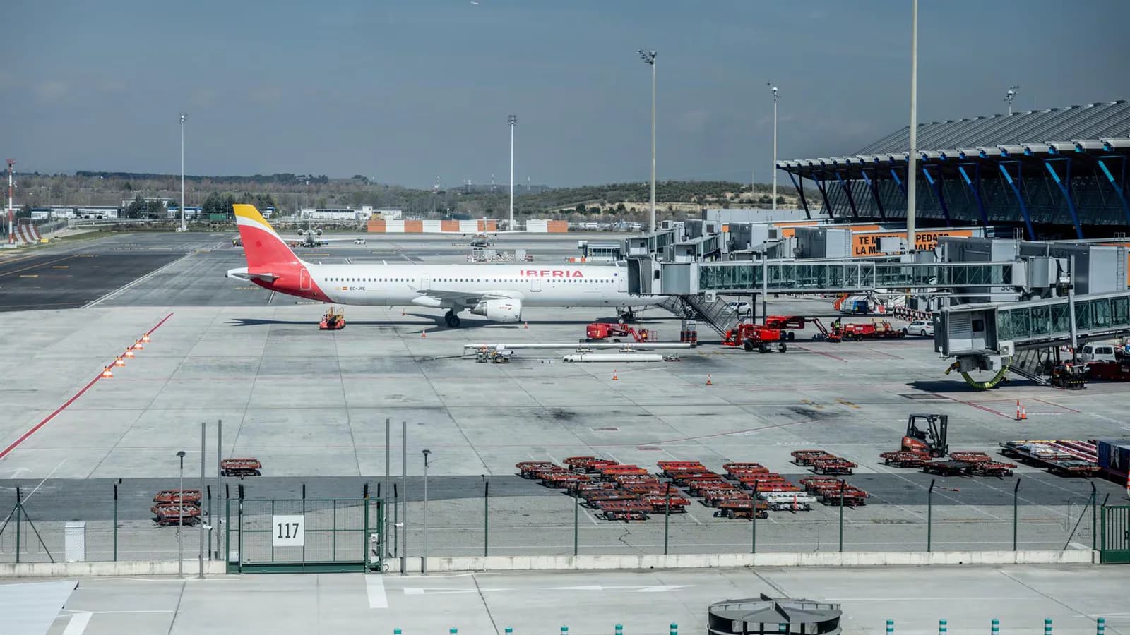 Iberia extenderá la suspensión de sus vuelos directos a Cuba hasta junio de 2027