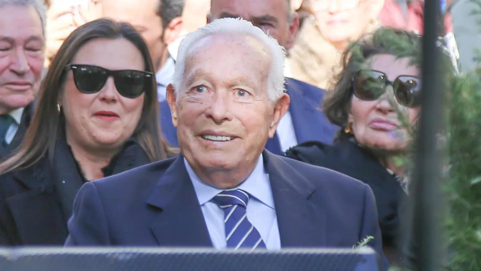 Curro Romero fue internado en Sevilla por un nuevo cuadro de neumonía