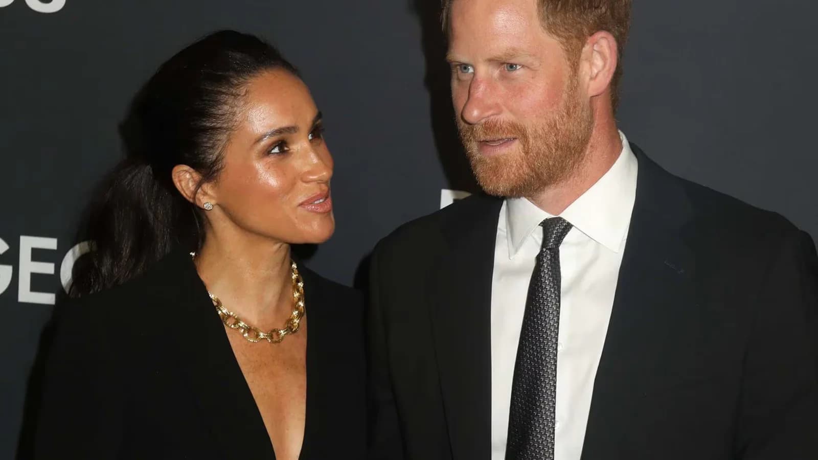 Harry y Meghan planean regresar al Reino Unido con sus hijos