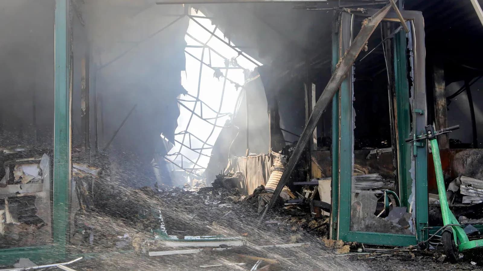 Ucrania eleva a 12 los muertos por los ataques rusos contra Kiev